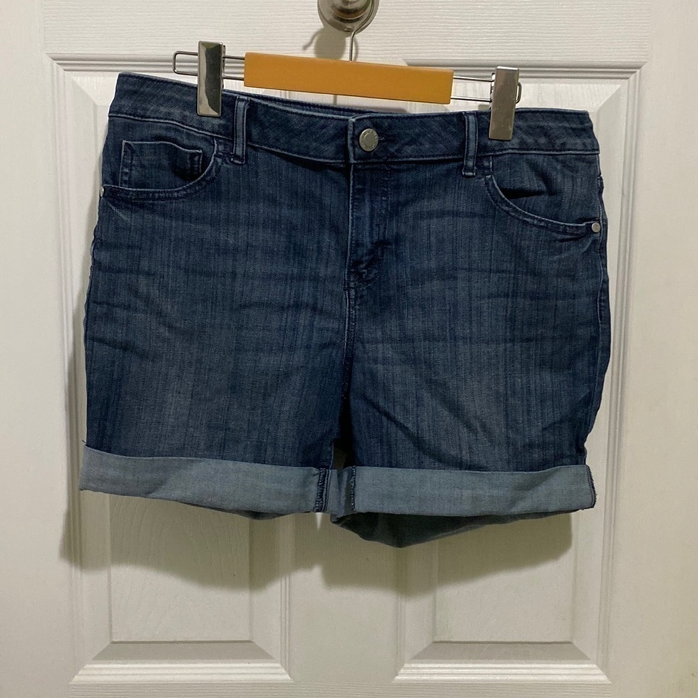 Simply Vera Denim women’s shorts Size 10 Summer Casual Beach